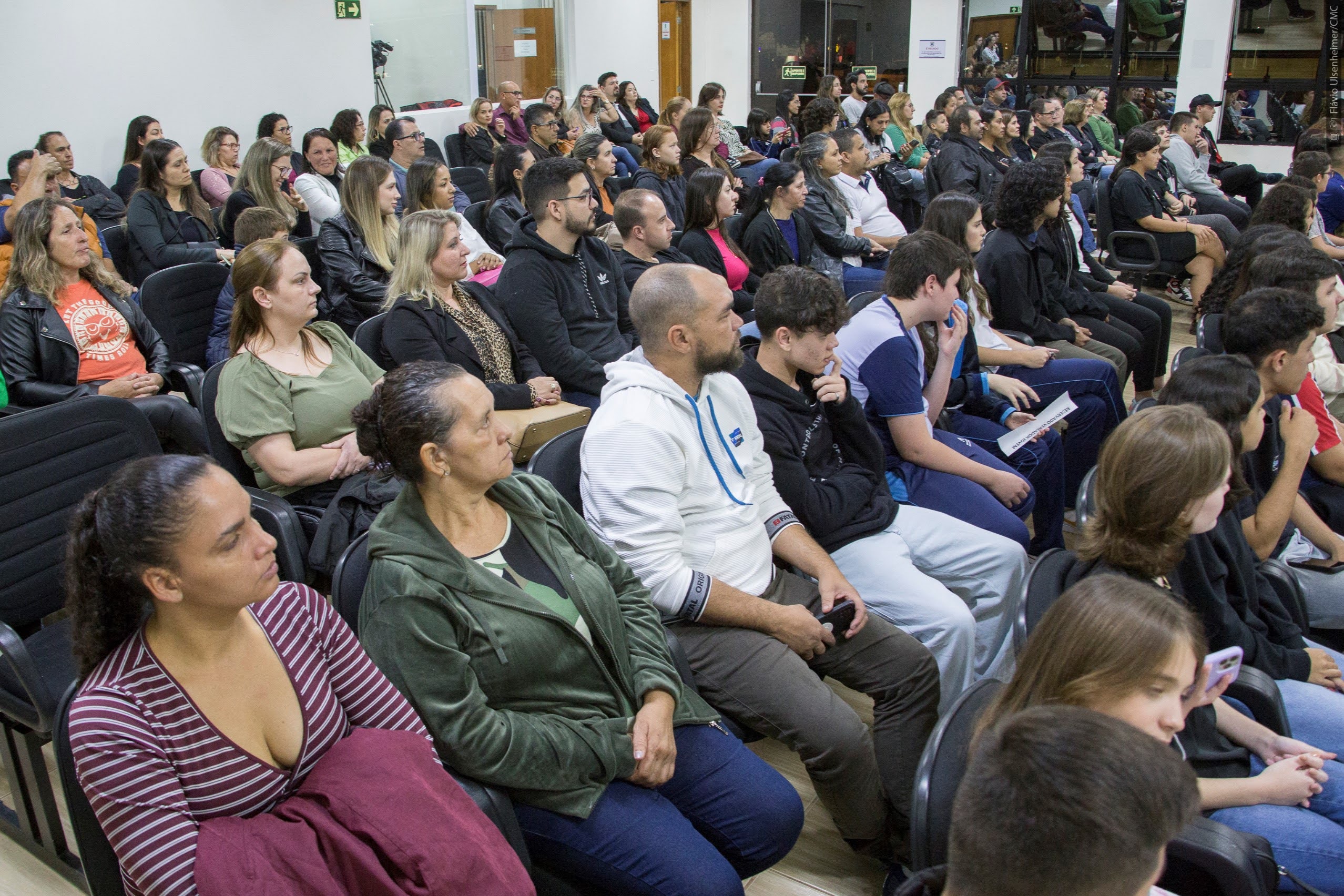 Tomam Posse Os Vereadores Jovens De Cascavel Mandato Vai At O