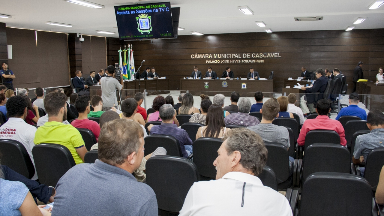 Transporte Coletivo Veto ao projeto que cria agente de bordo é mantido