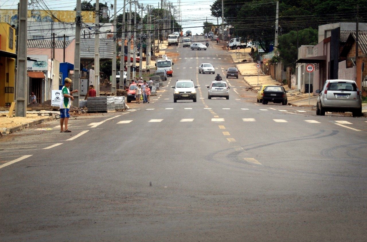 Qualidade da via facilita o excesso de velocidade e aumenta o risco aos pedestres