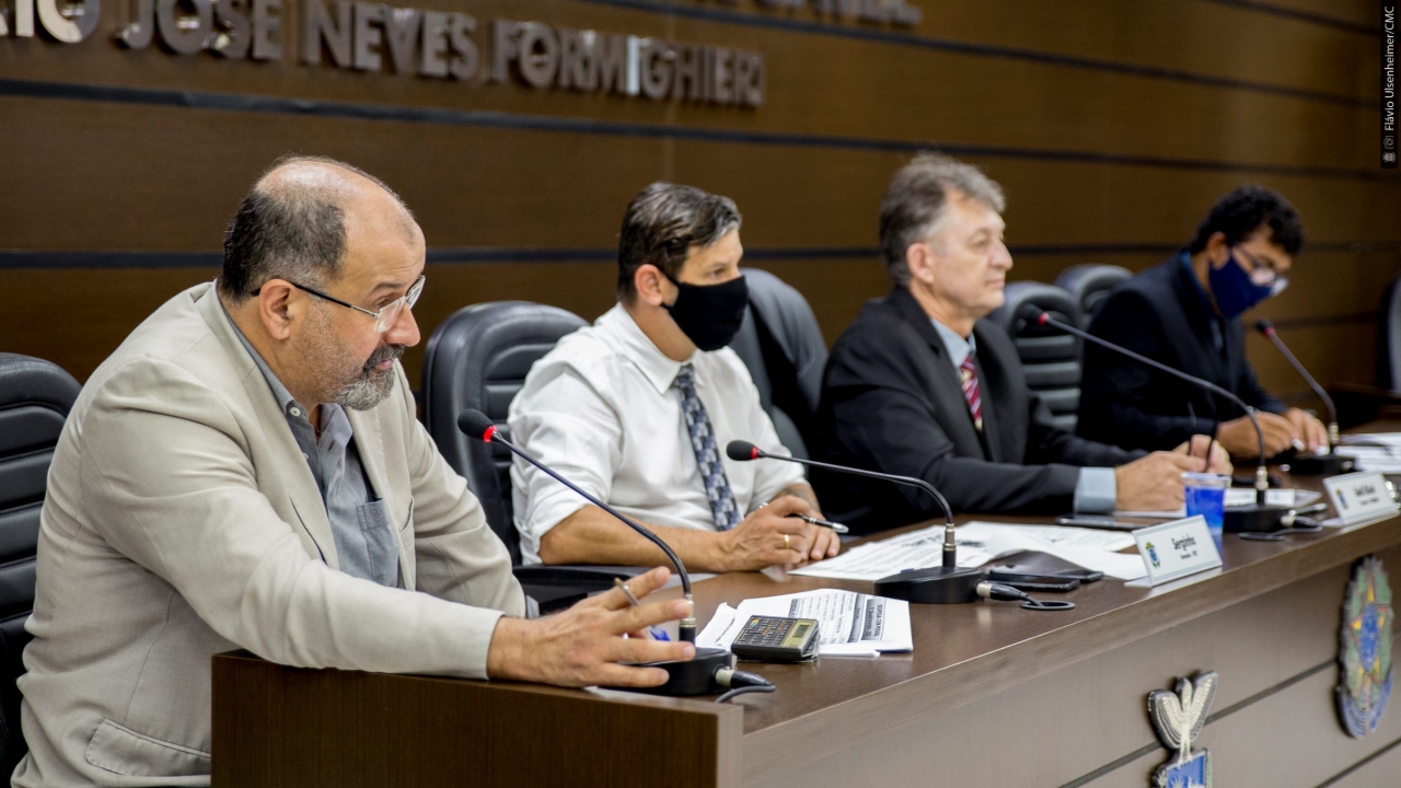 Da esq. para dir.: diretor Mario Galavotti e vereadores Serginho Ribeiro, Sadi Kisiel e Josias de Souza