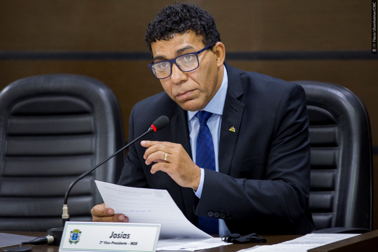 Josias fez o pedido para dar uma resposta às cobranças feitas pelos moradores dos bairros